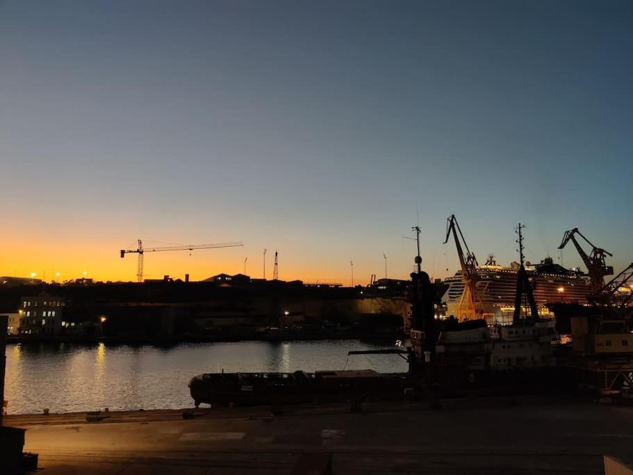 Deck 3 Savynomad Harbour Residences Wow Views Cospicua Eksteriør bilde